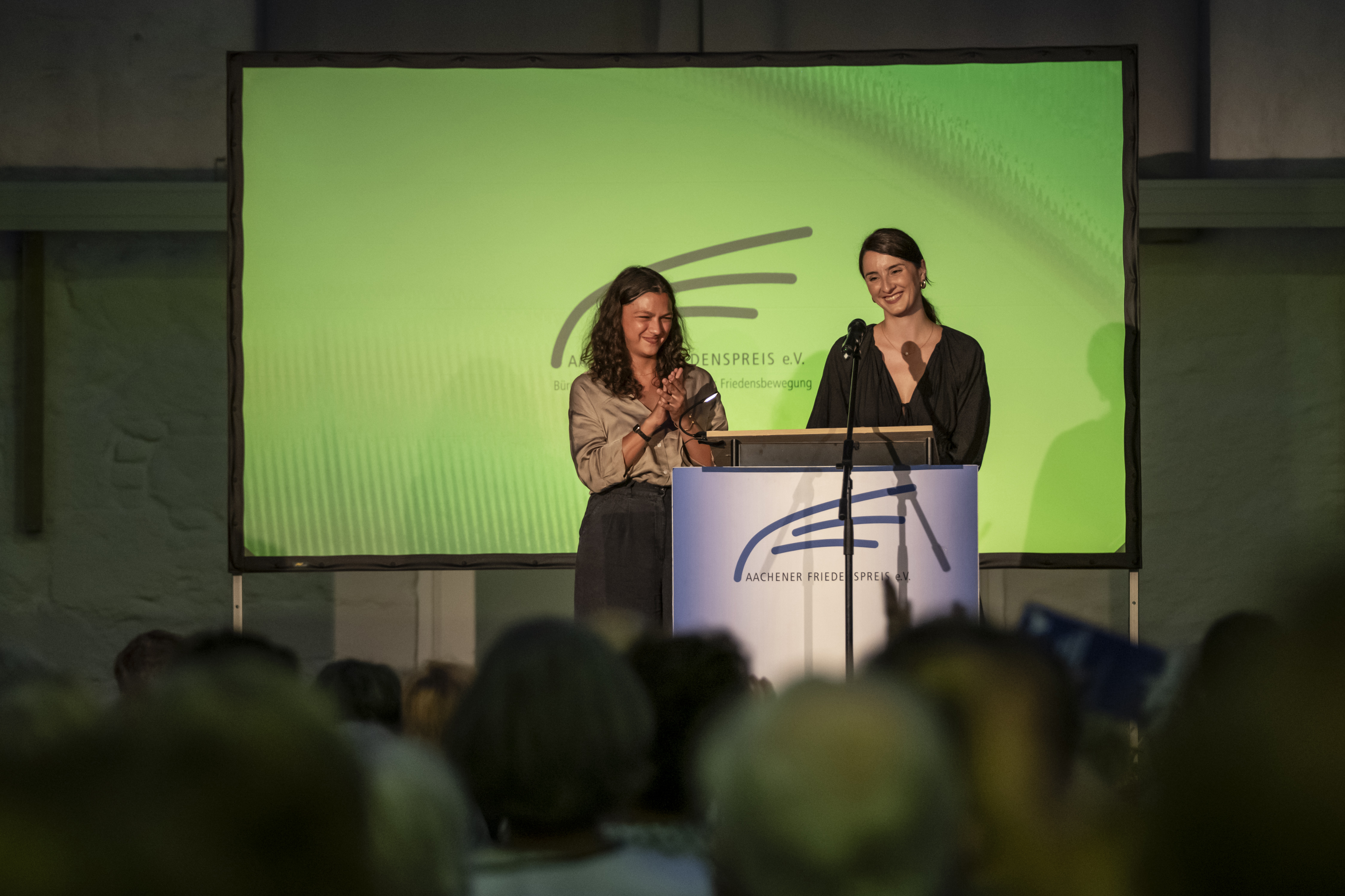 Nisma e të Rinjve për të Drejtat e Njeriut dhe Gjyshet Kundër të Djathtës Ekstreme, fituese të Çmimit të Paqes Aachen
